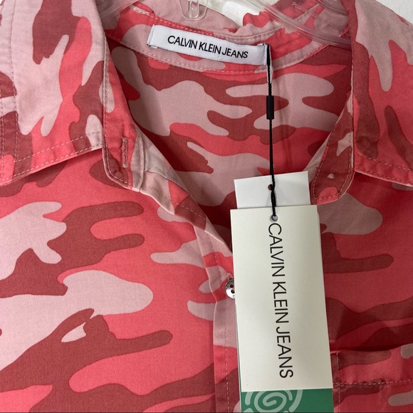 NWT Calvin Klein pink Camo button up‎ shirt - Picture 6 of 14
